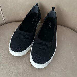 Black Vionic skimmer knit flats. Worn one weekend on vacation.